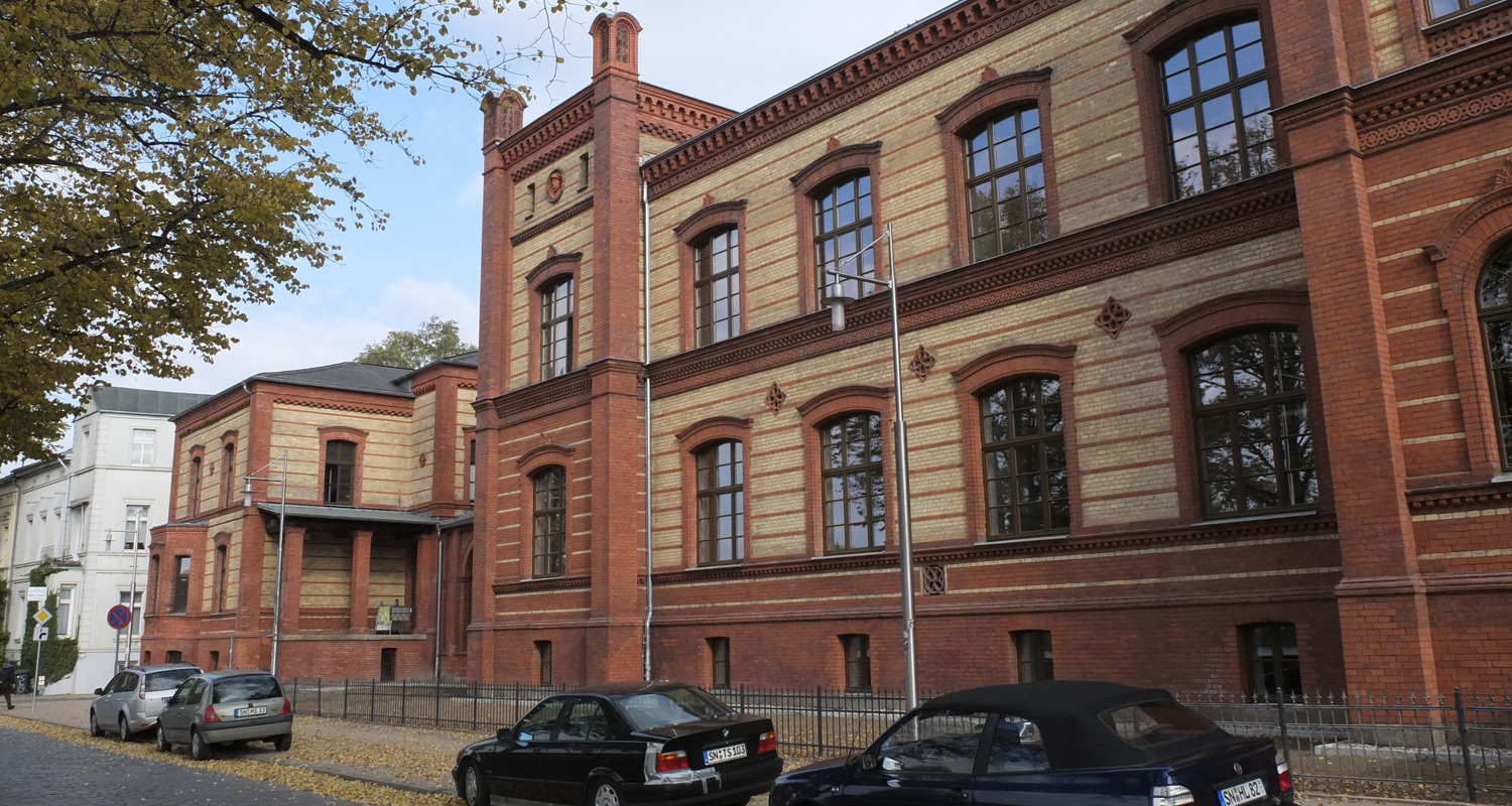 Altes Fridericianum Am Pfaffenteich, in Schwerin August-Bebel-Straße 11 