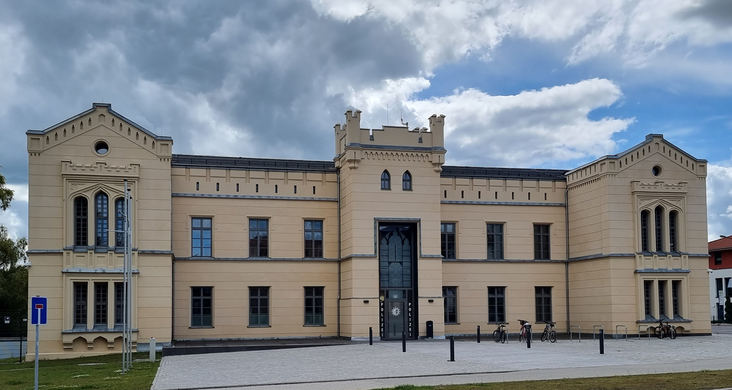 Fassadenputz Altbau Polizeiinspektion Wismar