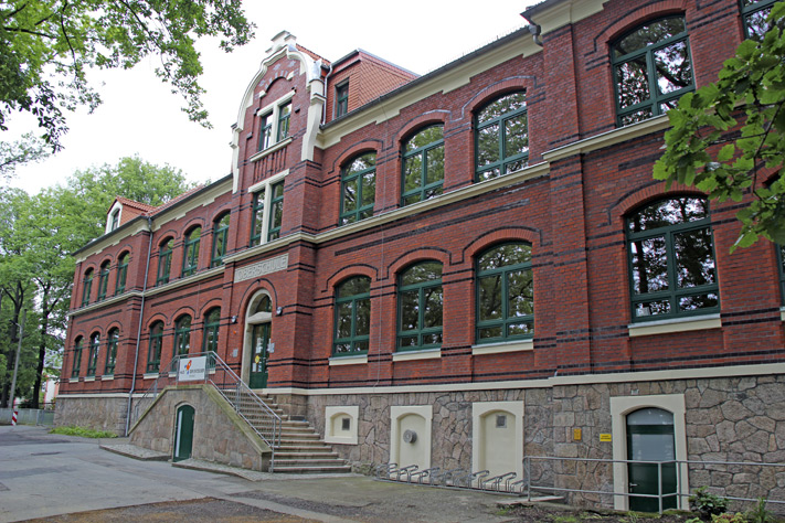 Friedrichsgrun Umbau Ehemaliges Schulgebaude
